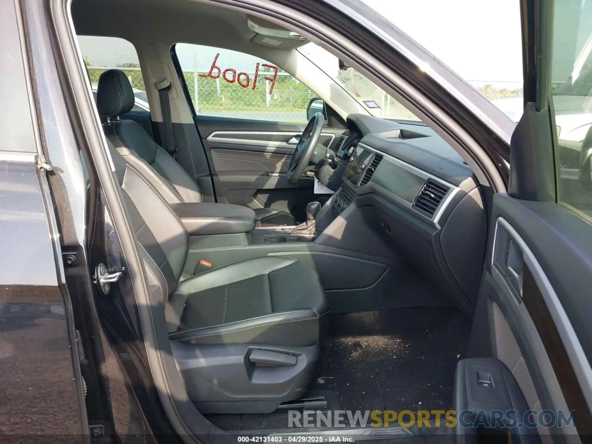 5 Photograph of a damaged car 1V2WR2CA5MC596161 VOLKSWAGEN ATLAS 2021