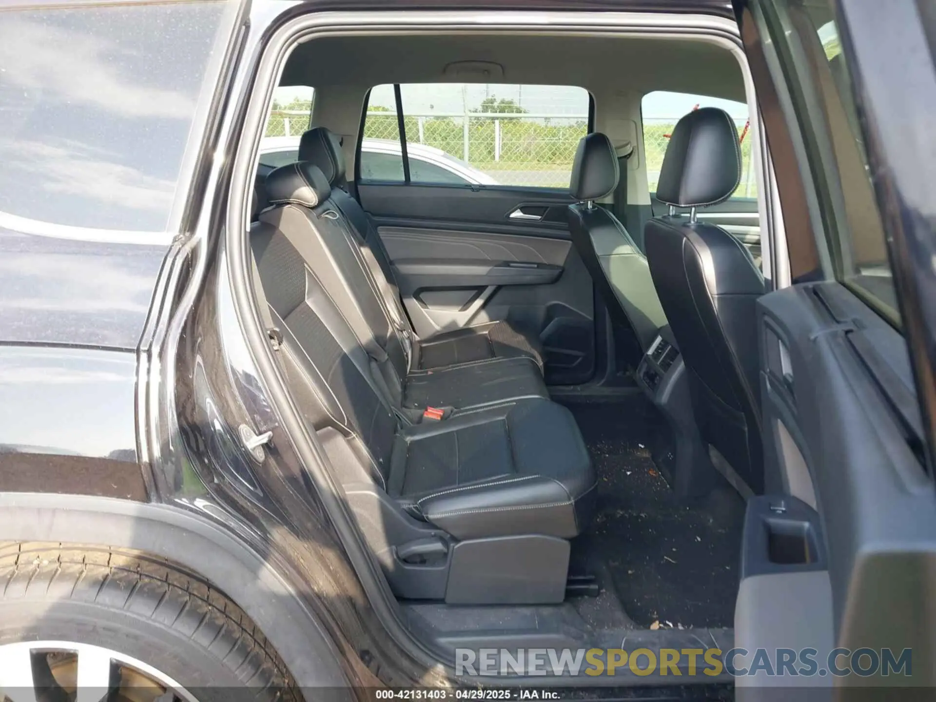 8 Photograph of a damaged car 1V2WR2CA5MC596161 VOLKSWAGEN ATLAS 2021