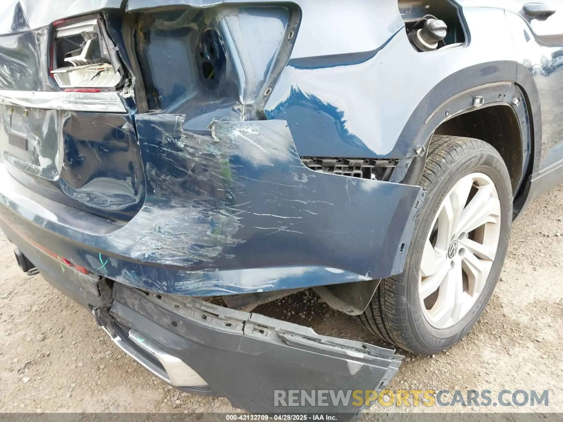 6 Photograph of a damaged car 1V2WR2CA7MC568779 VOLKSWAGEN ATLAS 2021