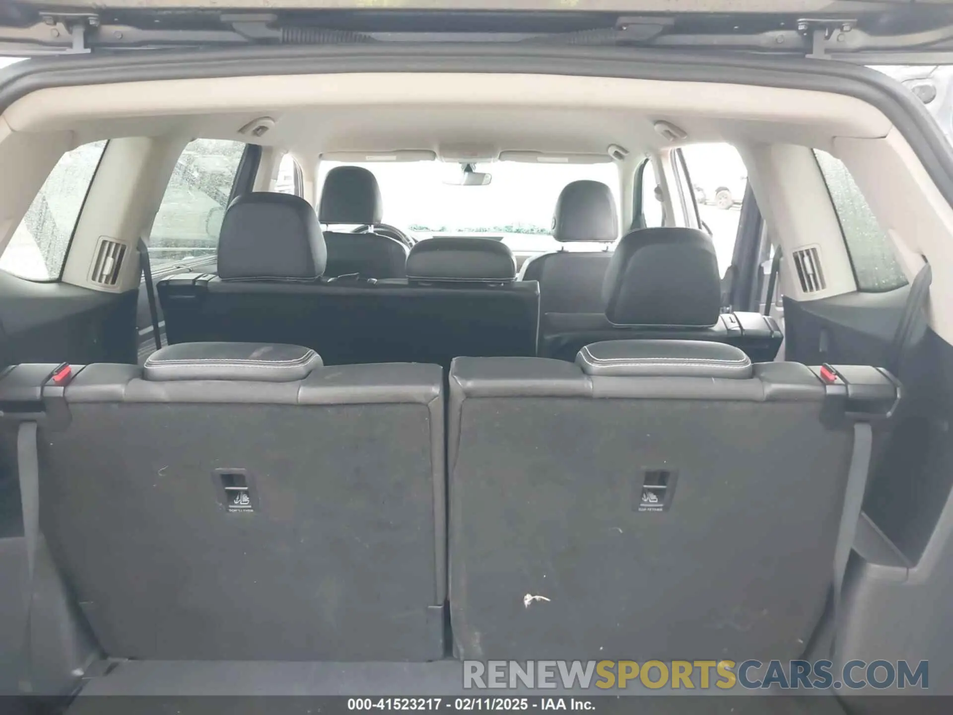 8 Photograph of a damaged car 1V2WR2CA9MC546704 VOLKSWAGEN ATLAS 2021