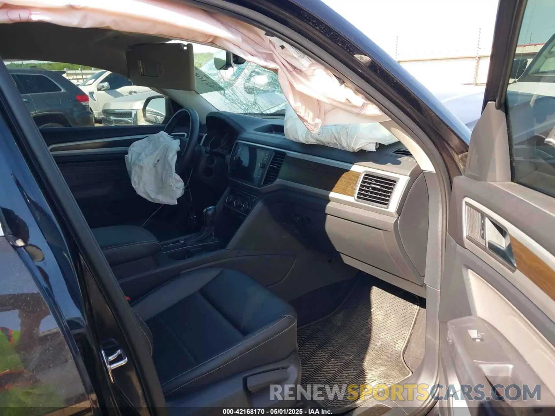 5 Photograph of a damaged car 1V2WR2CA9MC608750 VOLKSWAGEN ATLAS 2021