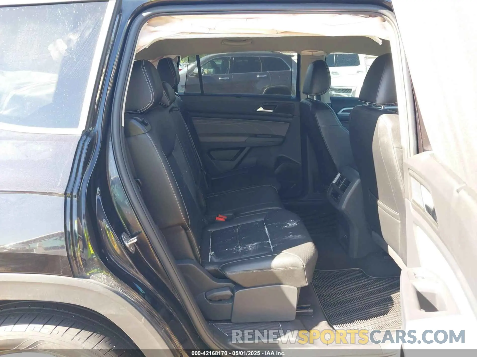8 Photograph of a damaged car 1V2WR2CA9MC608750 VOLKSWAGEN ATLAS 2021