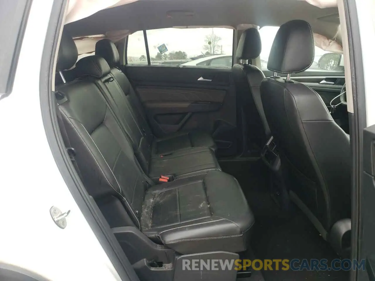 12 Photograph of a damaged car 1V2WR2CAXMC567030 VOLKSWAGEN ATLAS 2021