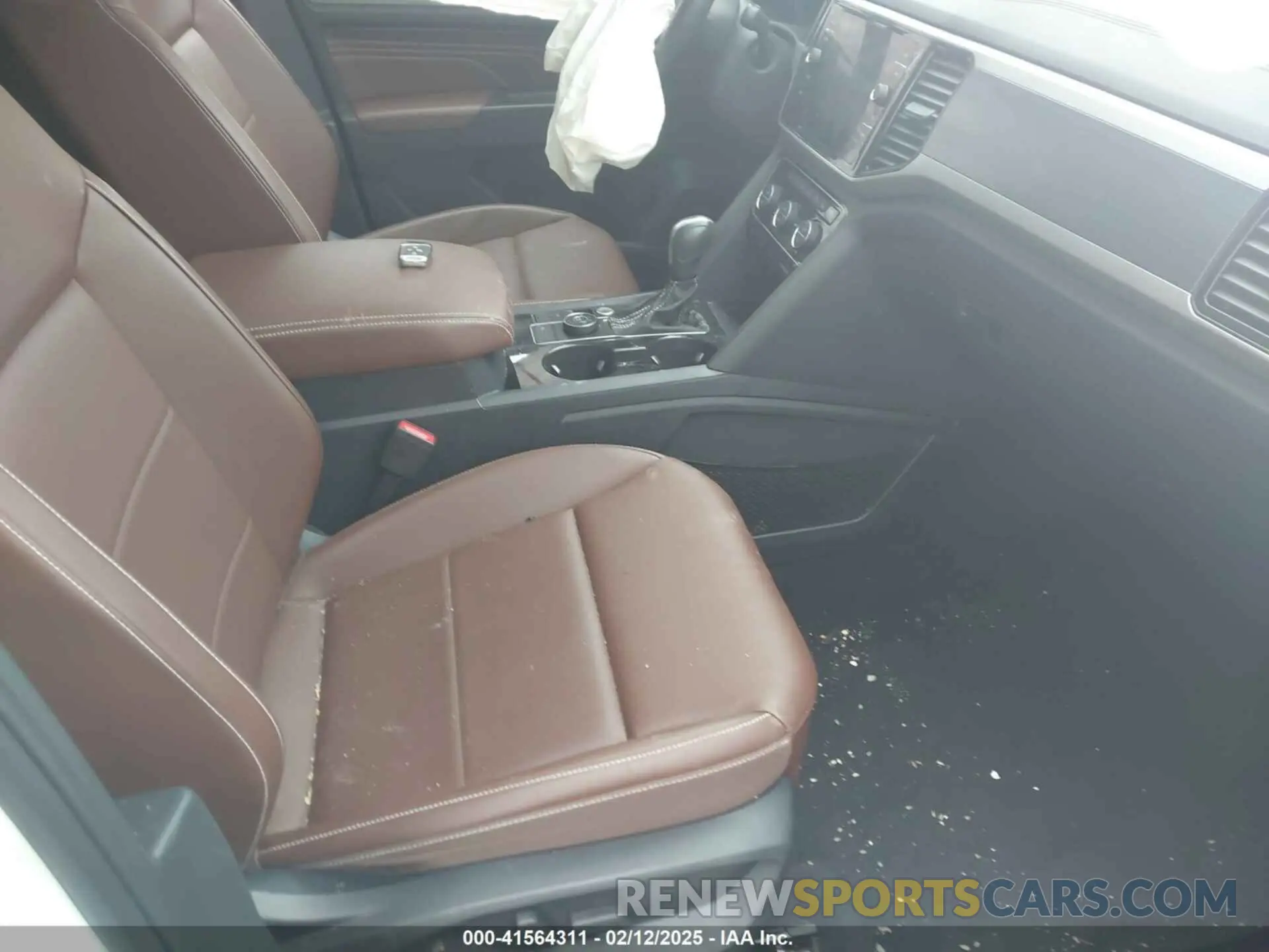 5 Photograph of a damaged car 1V2AR2CA0NC507334 VOLKSWAGEN ATLAS 2022