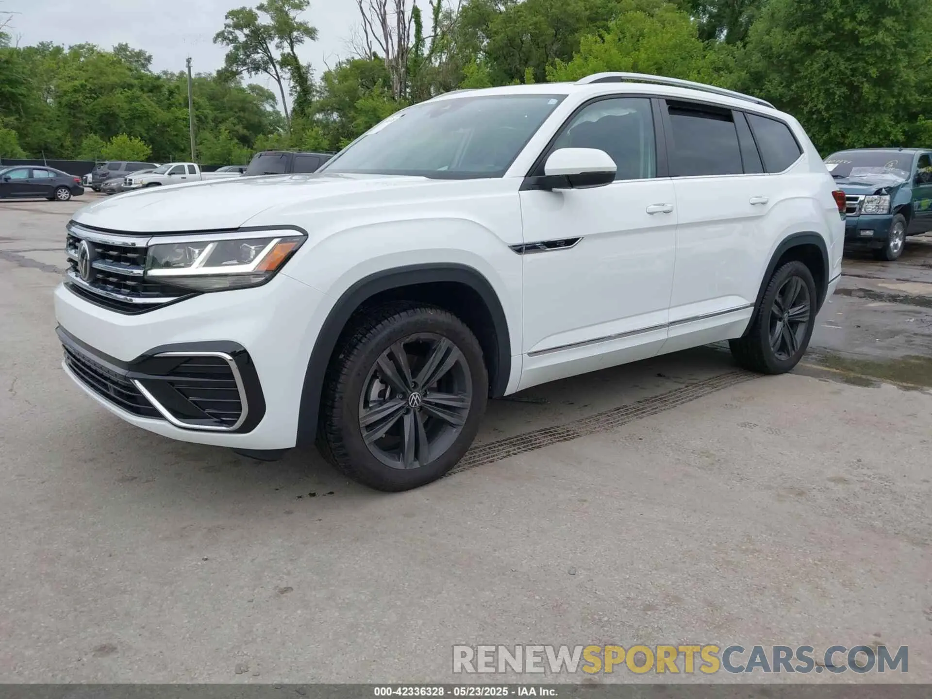 2 Фотография поврежденного автомобиля 1V2AR2CA2NC521381 VOLKSWAGEN ATLAS 2022