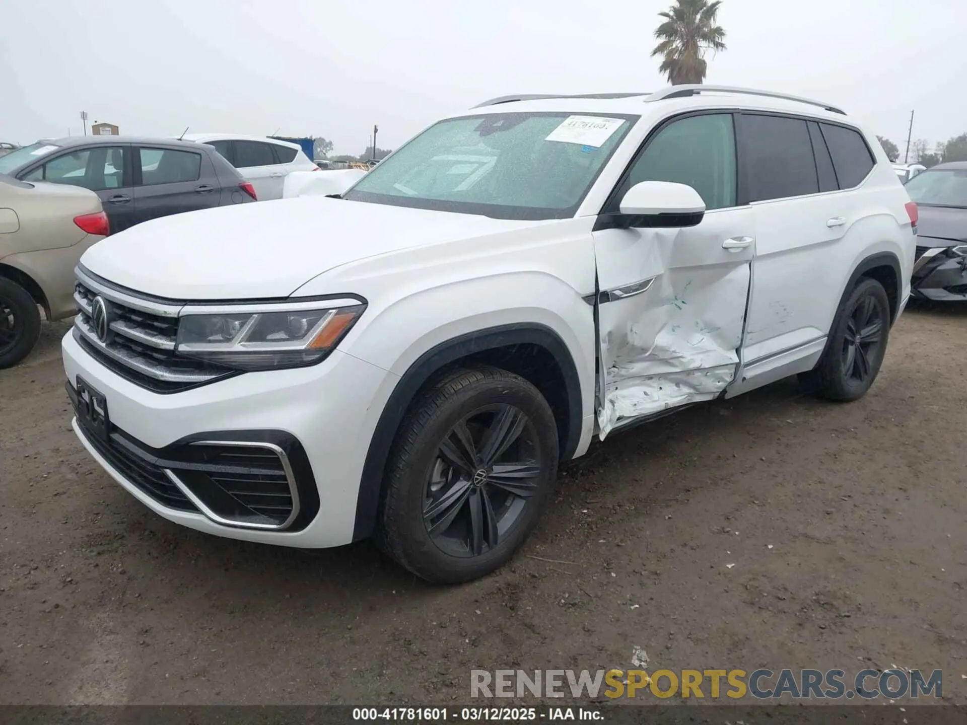 2 Photograph of a damaged car 1V2AR2CA5NC548221 VOLKSWAGEN ATLAS 2022