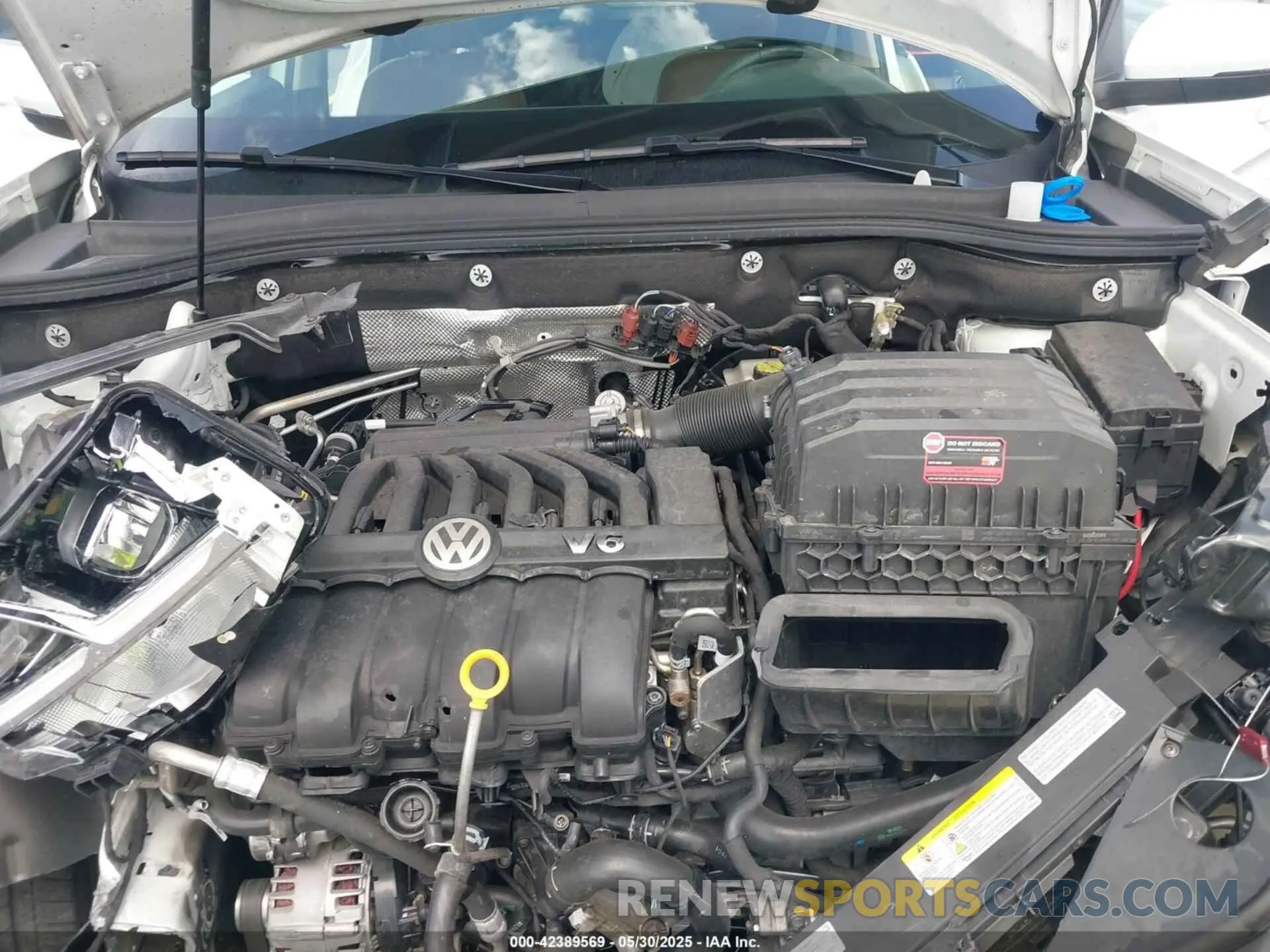 10 Photograph of a damaged car 1V2AR2CA6NC504289 VOLKSWAGEN ATLAS 2022