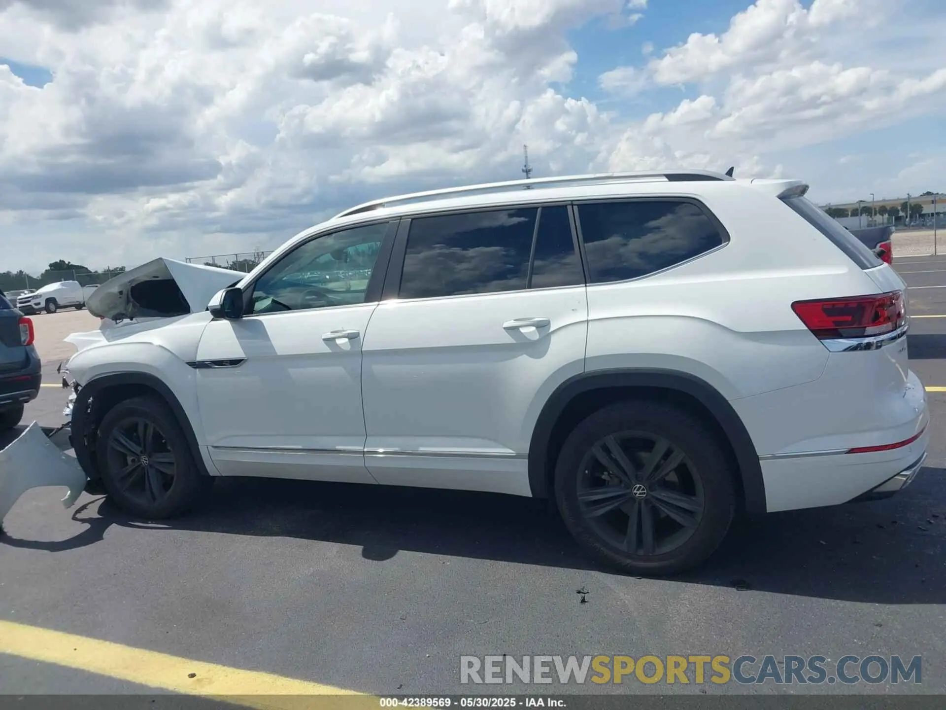 15 Photograph of a damaged car 1V2AR2CA6NC504289 VOLKSWAGEN ATLAS 2022