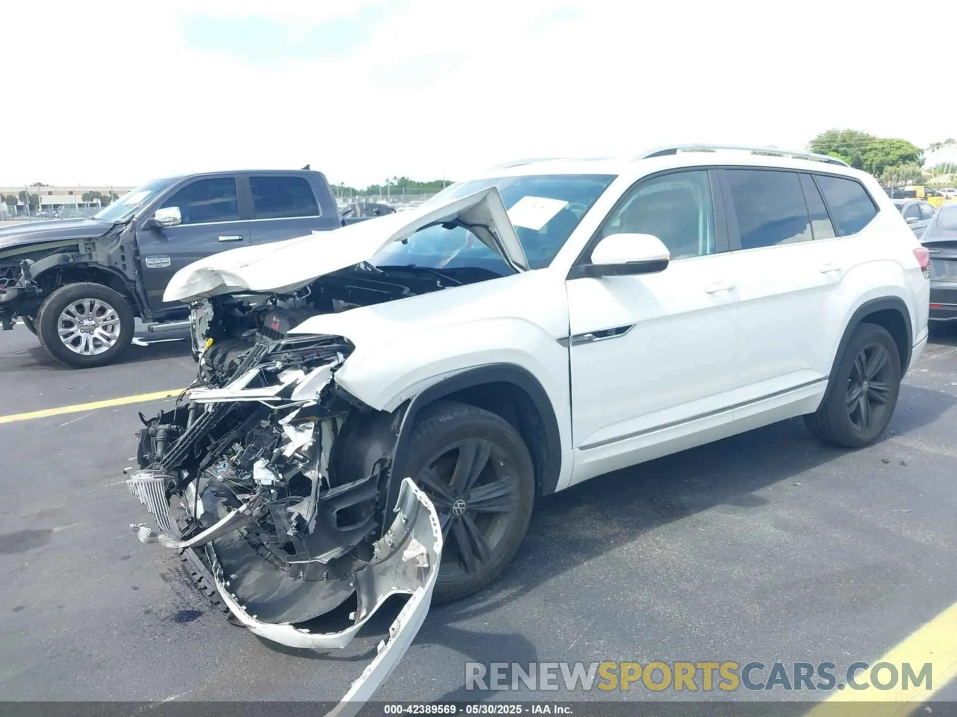 2 Photograph of a damaged car 1V2AR2CA6NC504289 VOLKSWAGEN ATLAS 2022