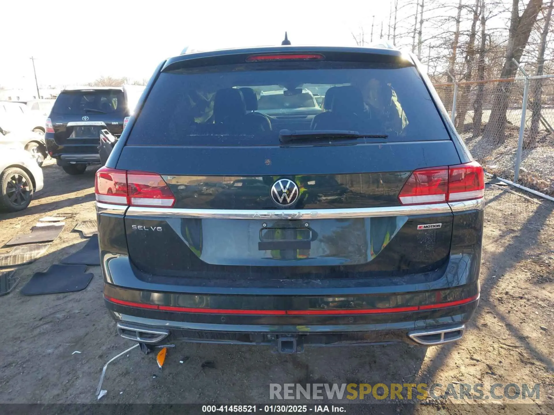 15 Photograph of a damaged car 1V2AR2CA9NC505811 VOLKSWAGEN ATLAS 2022
