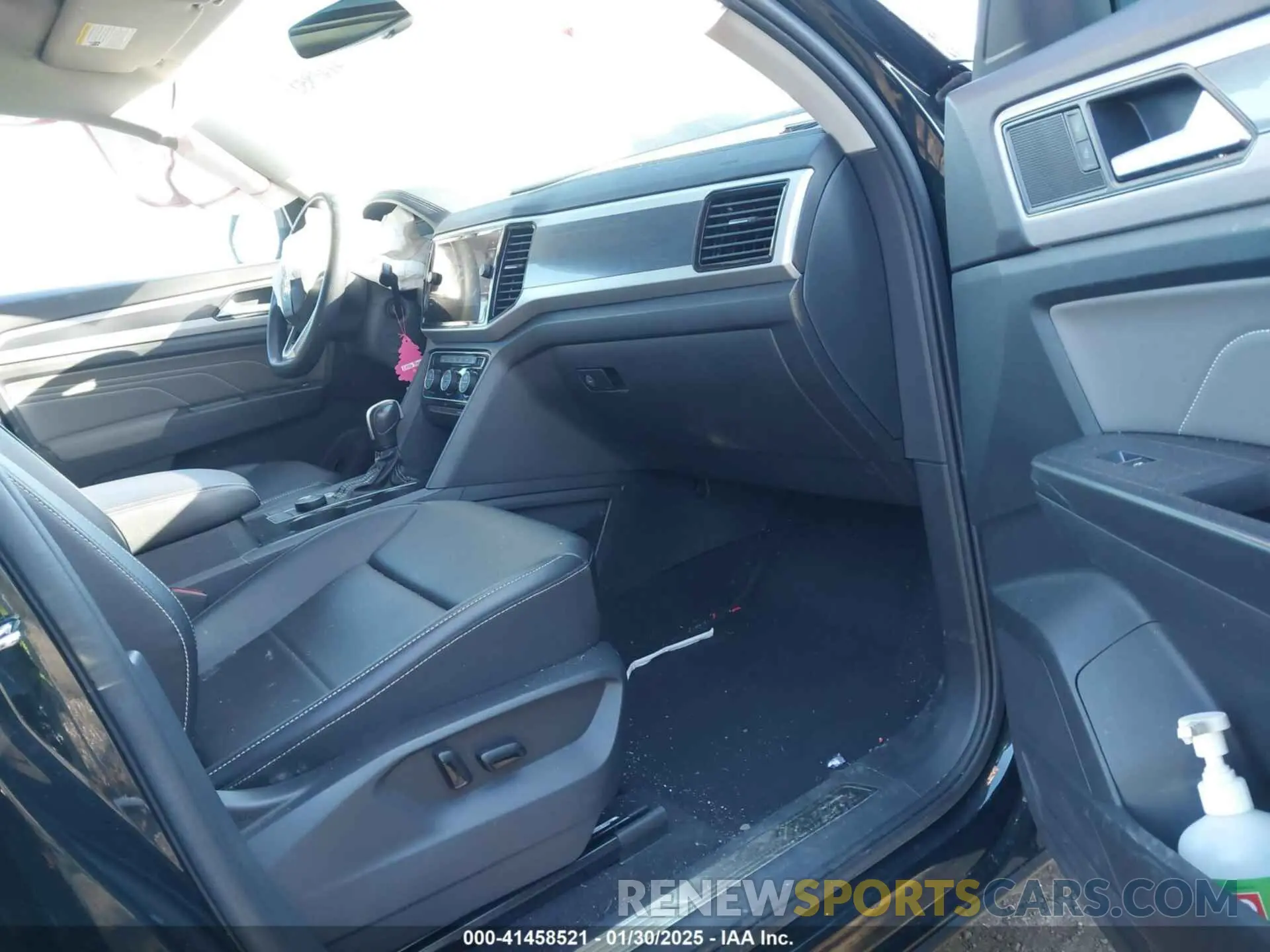 5 Photograph of a damaged car 1V2AR2CA9NC505811 VOLKSWAGEN ATLAS 2022