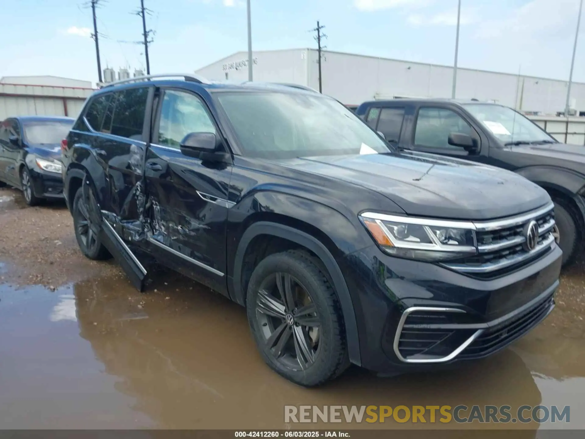 1 Photograph of a damaged car 1V2AR2CA9NC547024 VOLKSWAGEN ATLAS 2022