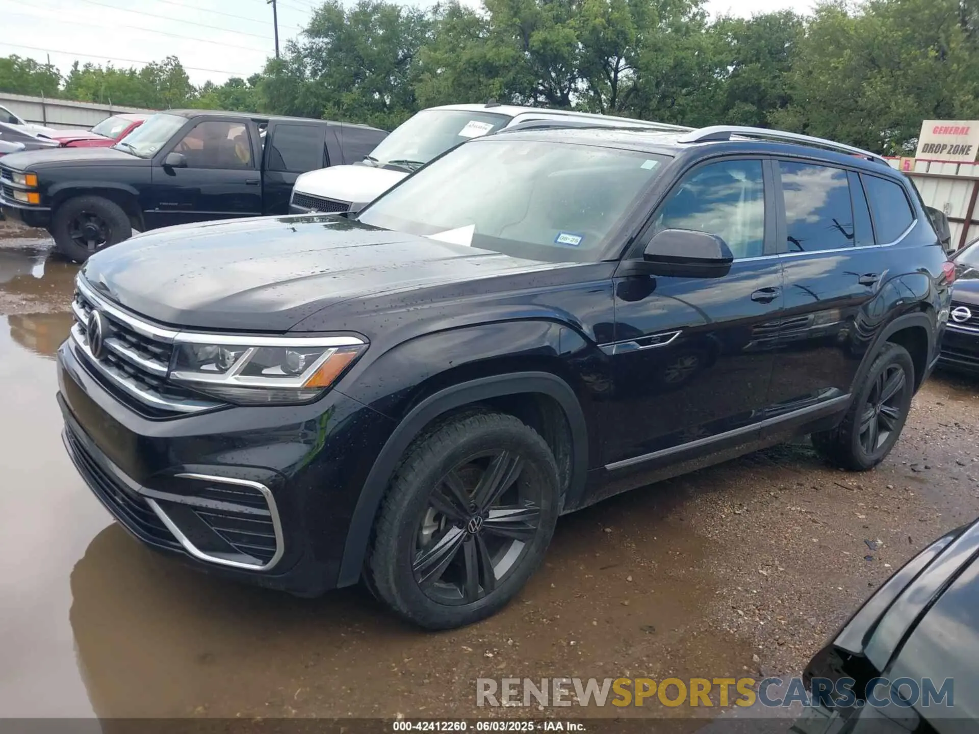 2 Photograph of a damaged car 1V2AR2CA9NC547024 VOLKSWAGEN ATLAS 2022