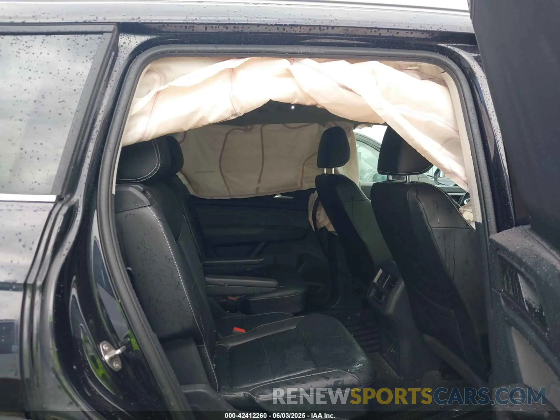8 Photograph of a damaged car 1V2AR2CA9NC547024 VOLKSWAGEN ATLAS 2022