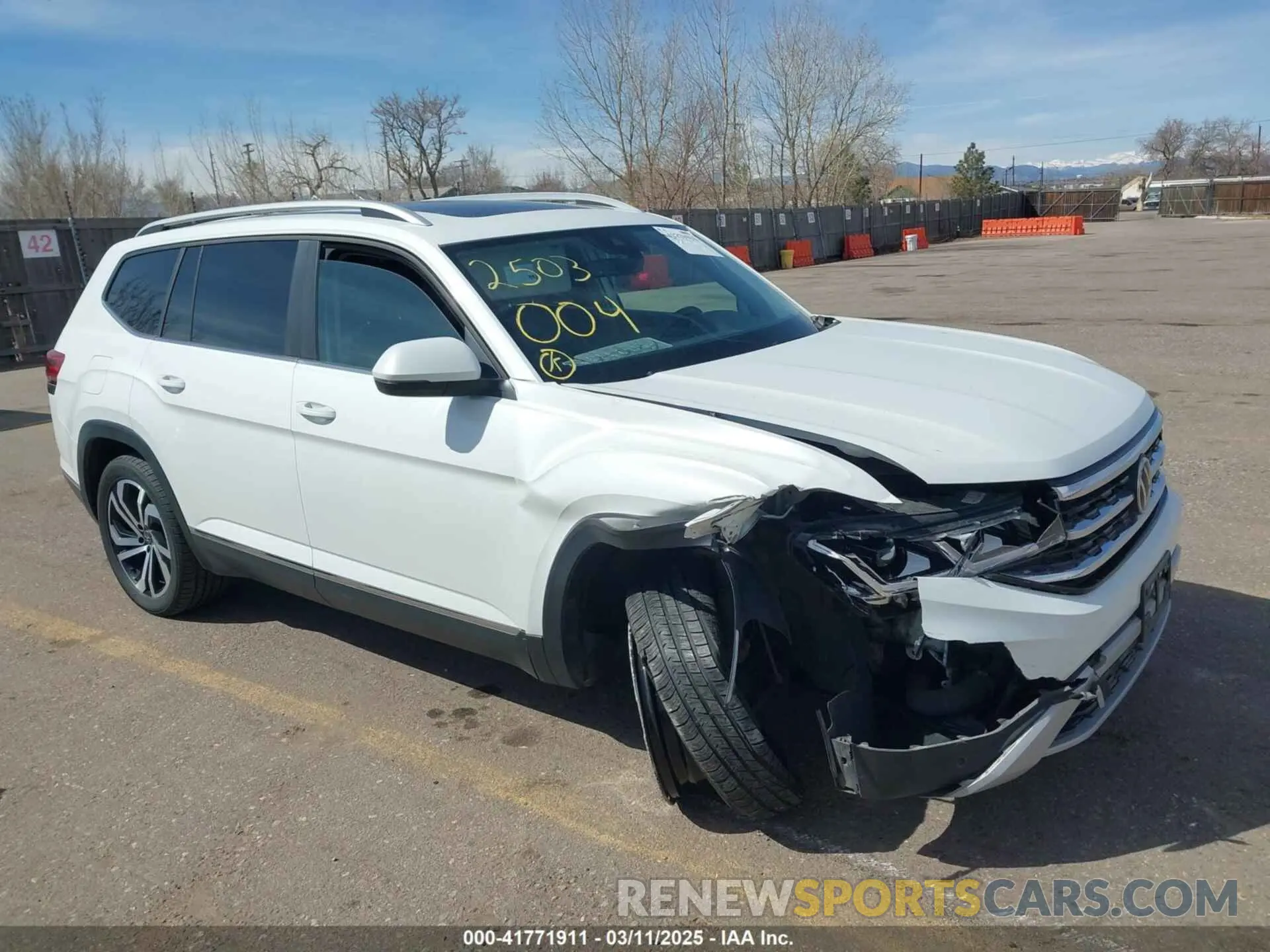 1 Photograph of a damaged car 1V2BP2CA9NC535465 VOLKSWAGEN ATLAS 2022
