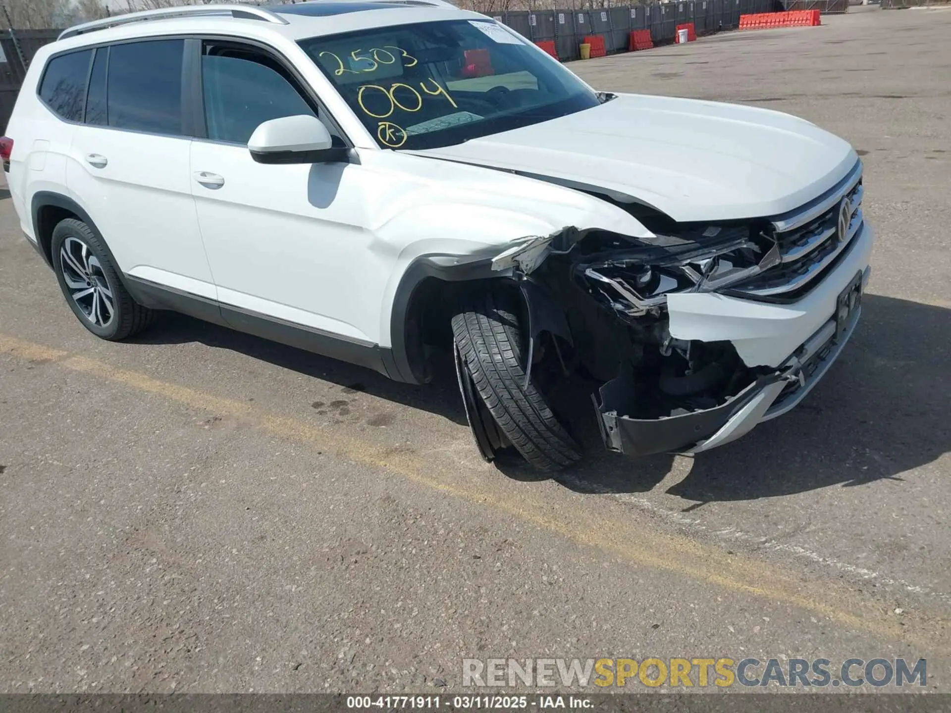 6 Photograph of a damaged car 1V2BP2CA9NC535465 VOLKSWAGEN ATLAS 2022