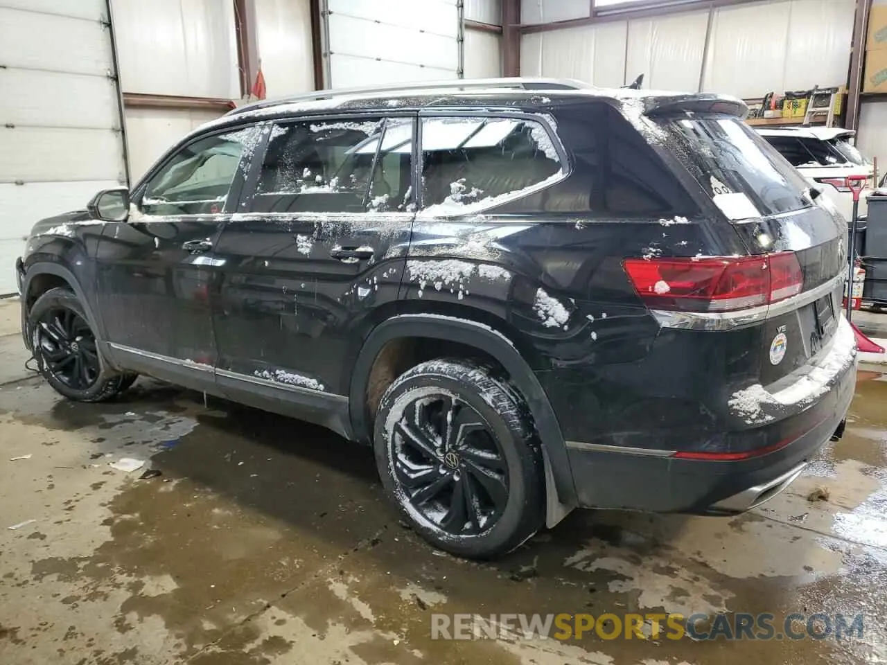 2 Photograph of a damaged car 1V2BR2CAXNC537557 VOLKSWAGEN ATLAS 2022