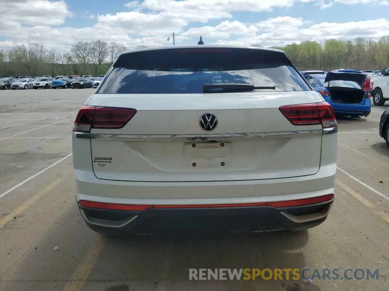 6 Photograph of a damaged car 1V2DC2CA1NC200298 VOLKSWAGEN ATLAS 2022