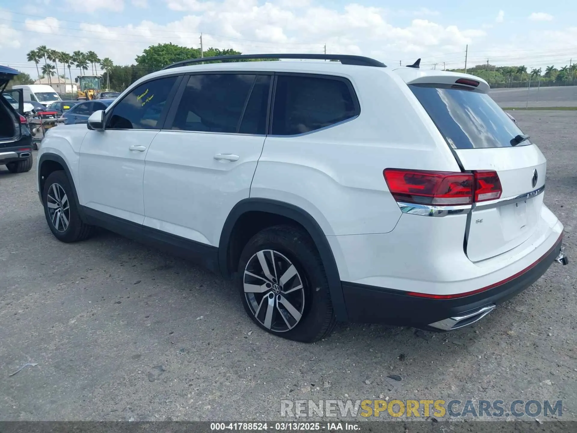 3 Photograph of a damaged car 1V2DP2CA7NC503364 VOLKSWAGEN ATLAS 2022
