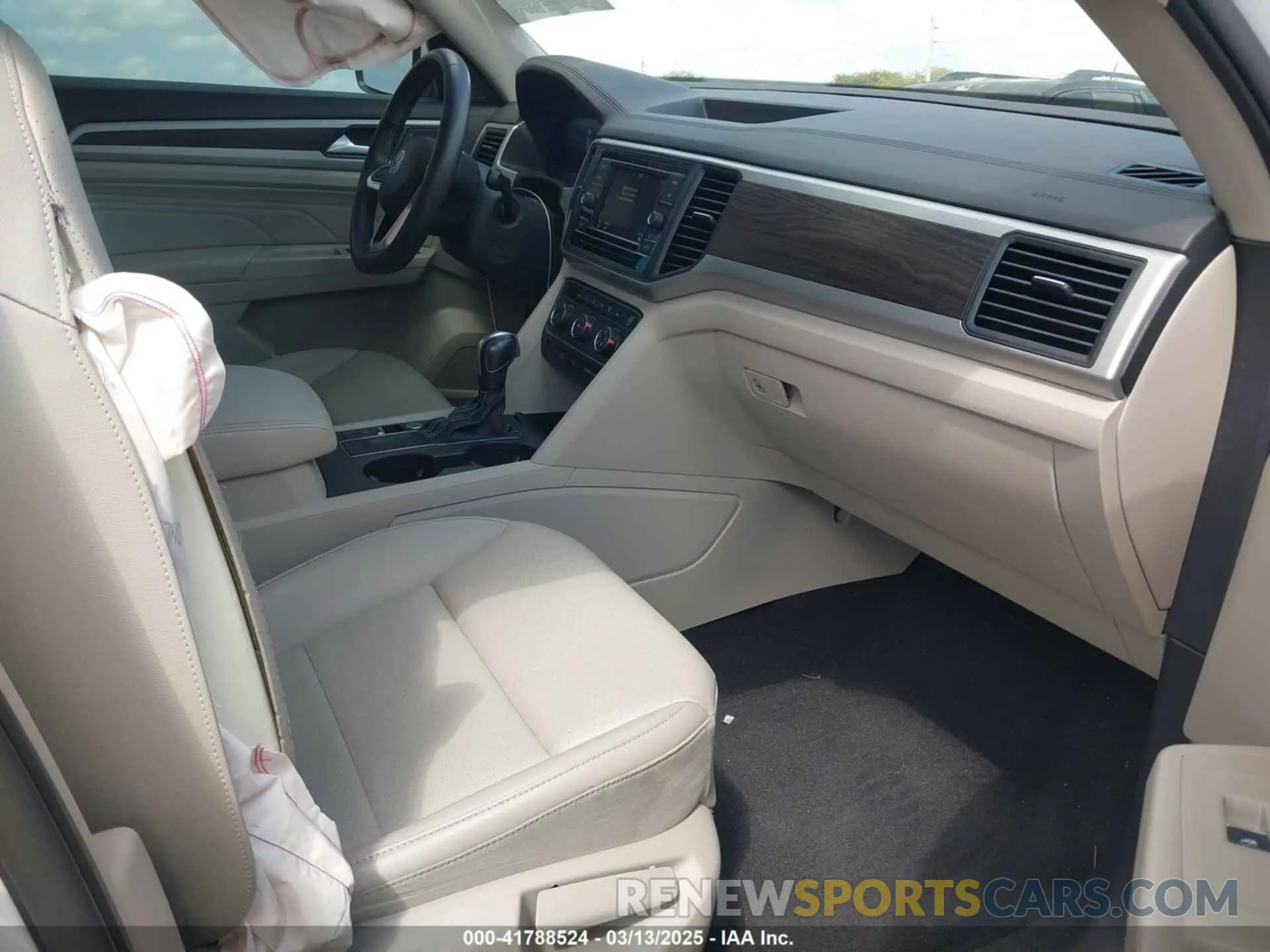 5 Photograph of a damaged car 1V2DP2CA7NC503364 VOLKSWAGEN ATLAS 2022