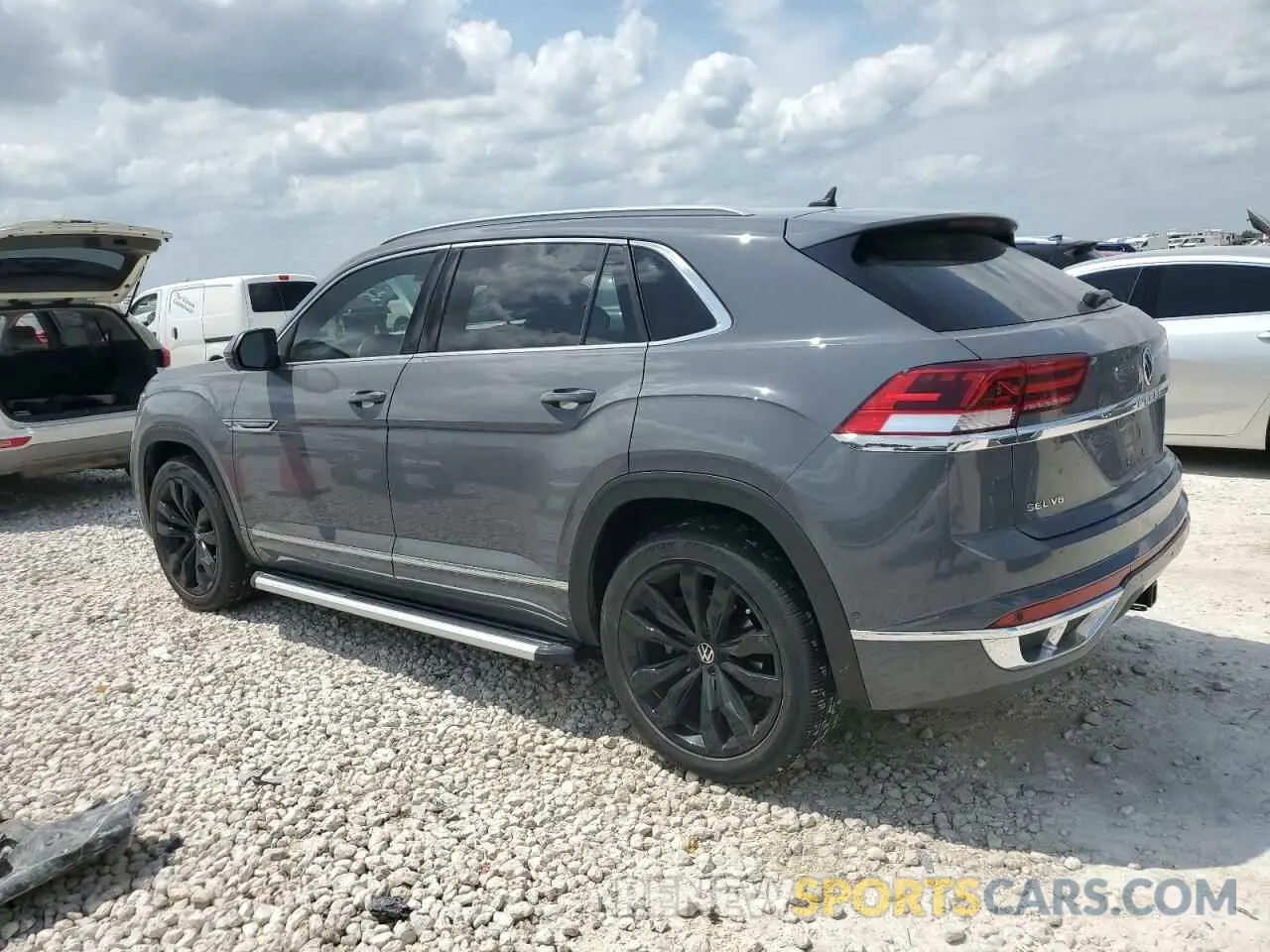 2 Photograph of a damaged car 1V2FE2CA6NC219819 VOLKSWAGEN ATLAS 2022