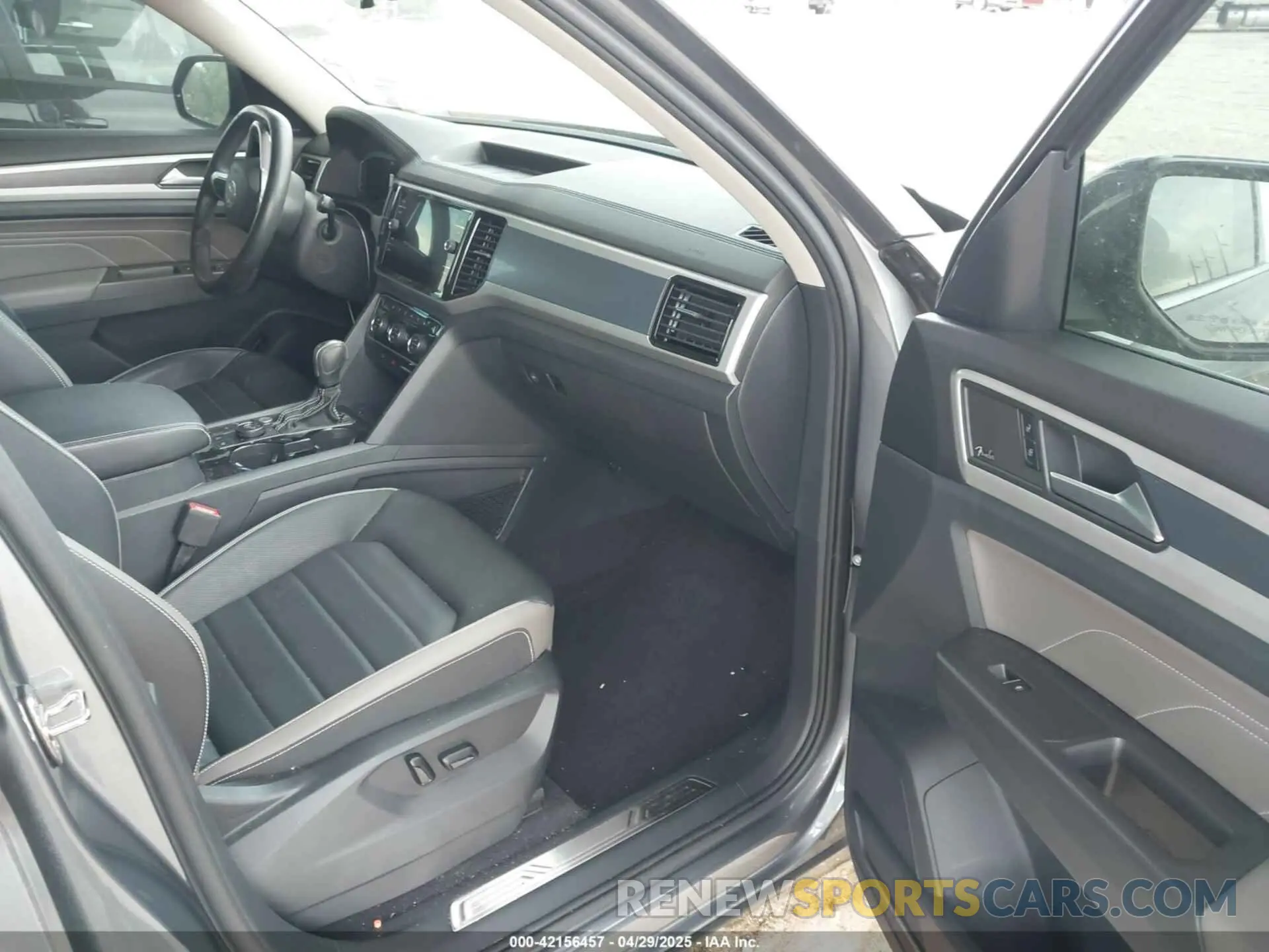 5 Фотография поврежденного автомобиля 1V2FR2CA0NC520056 VOLKSWAGEN ATLAS 2022