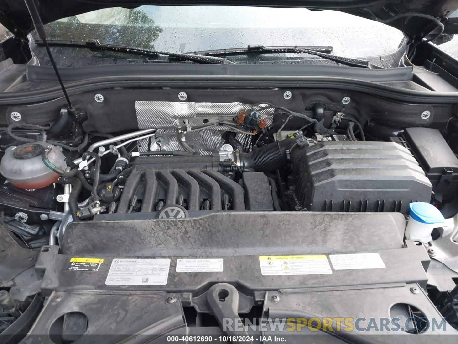 10 Photograph of a damaged car 1V2FR2CA3NC541015 VOLKSWAGEN ATLAS 2022