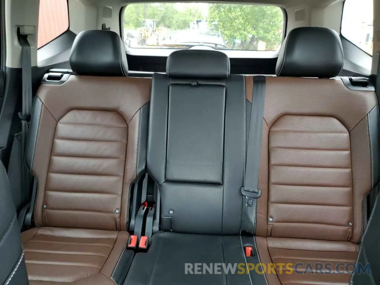 10 Photograph of a damaged car 1V2FR2CA5NC522076 VOLKSWAGEN ATLAS 2022