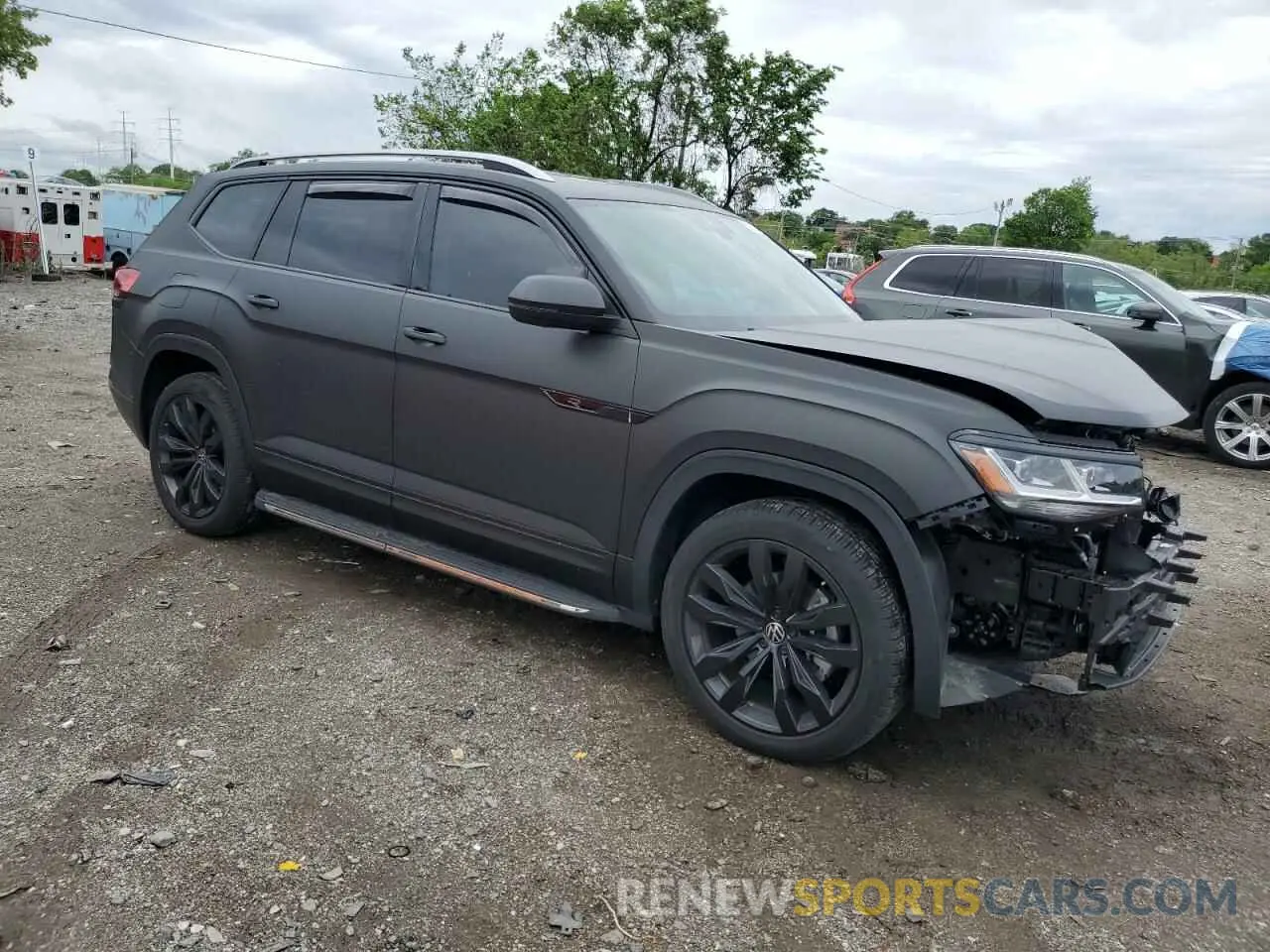 4 Photograph of a damaged car 1V2FR2CA5NC522076 VOLKSWAGEN ATLAS 2022