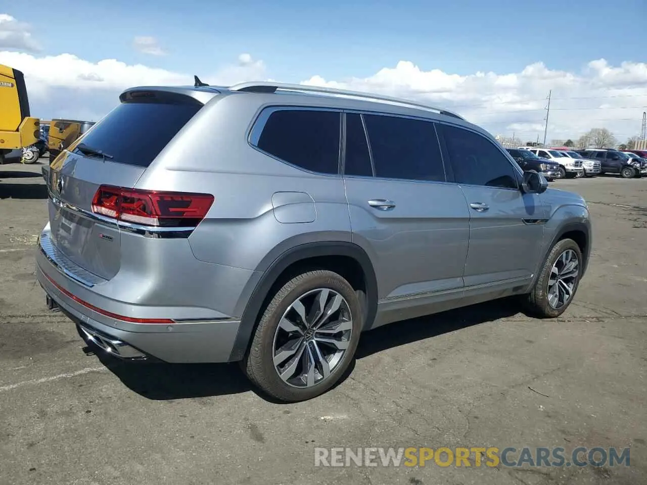 3 Photograph of a damaged car 1V2FR2CA9NC519052 VOLKSWAGEN ATLAS 2022