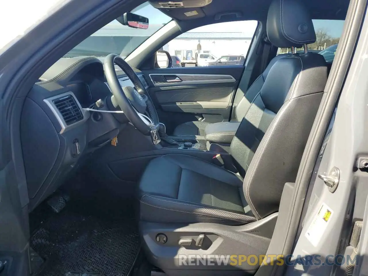 7 Photograph of a damaged car 1V2HE2CA7NC213195 VOLKSWAGEN ATLAS 2022