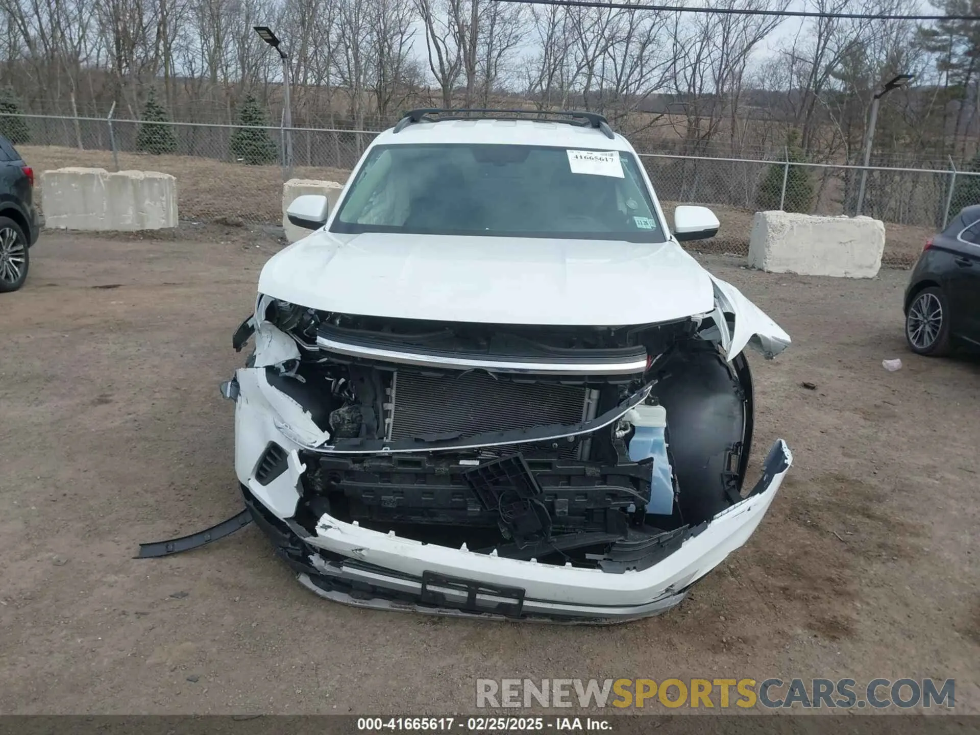 12 Photograph of a damaged car 1V2HP2CA2NC510661 VOLKSWAGEN ATLAS 2022
