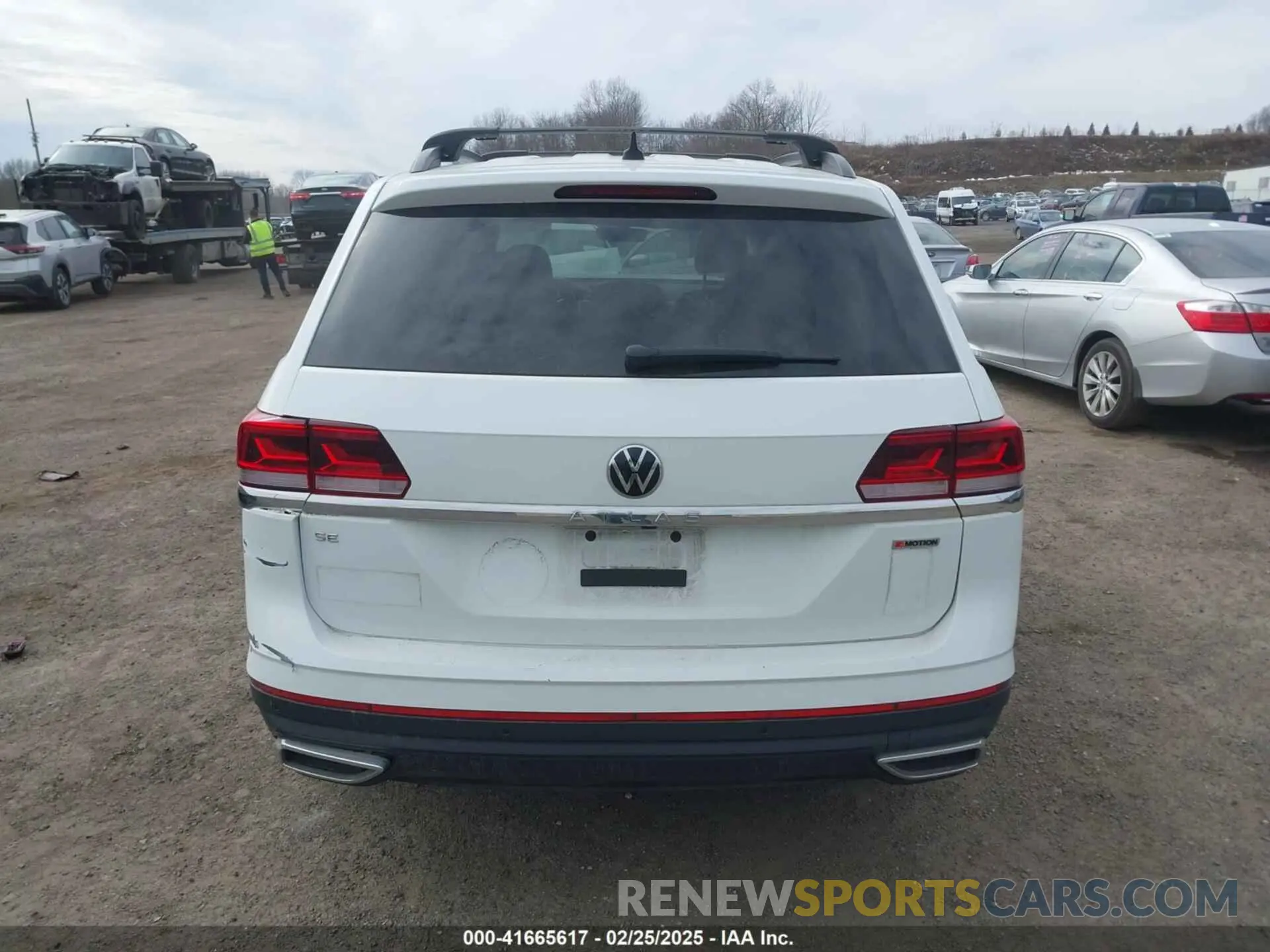 16 Photograph of a damaged car 1V2HP2CA2NC510661 VOLKSWAGEN ATLAS 2022