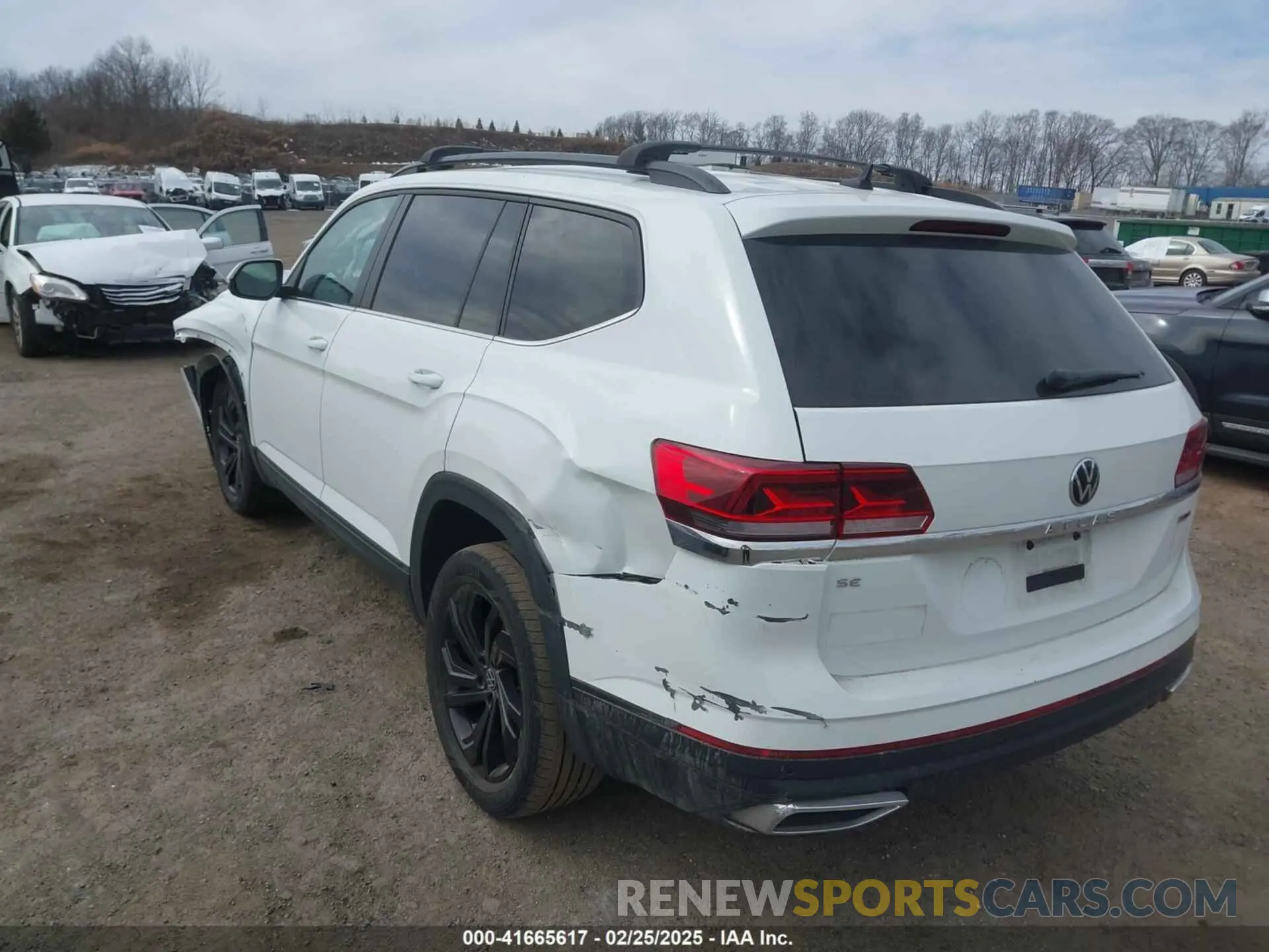 3 Photograph of a damaged car 1V2HP2CA2NC510661 VOLKSWAGEN ATLAS 2022