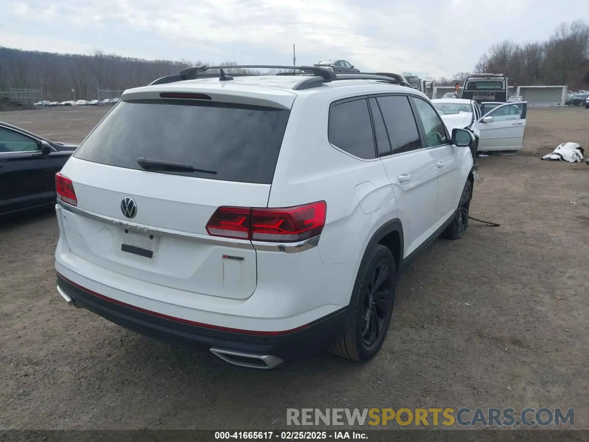 4 Photograph of a damaged car 1V2HP2CA2NC510661 VOLKSWAGEN ATLAS 2022