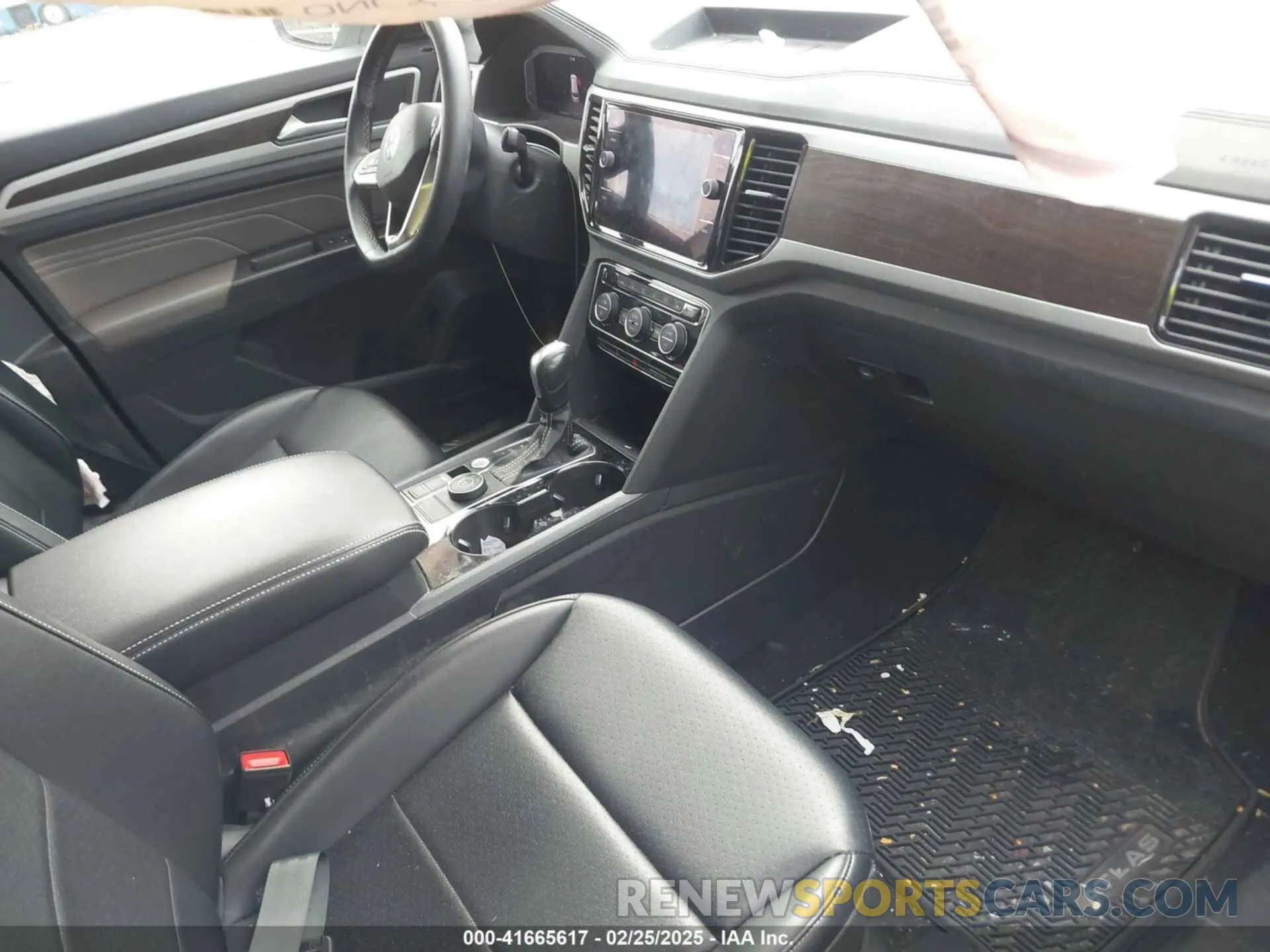 5 Photograph of a damaged car 1V2HP2CA2NC510661 VOLKSWAGEN ATLAS 2022