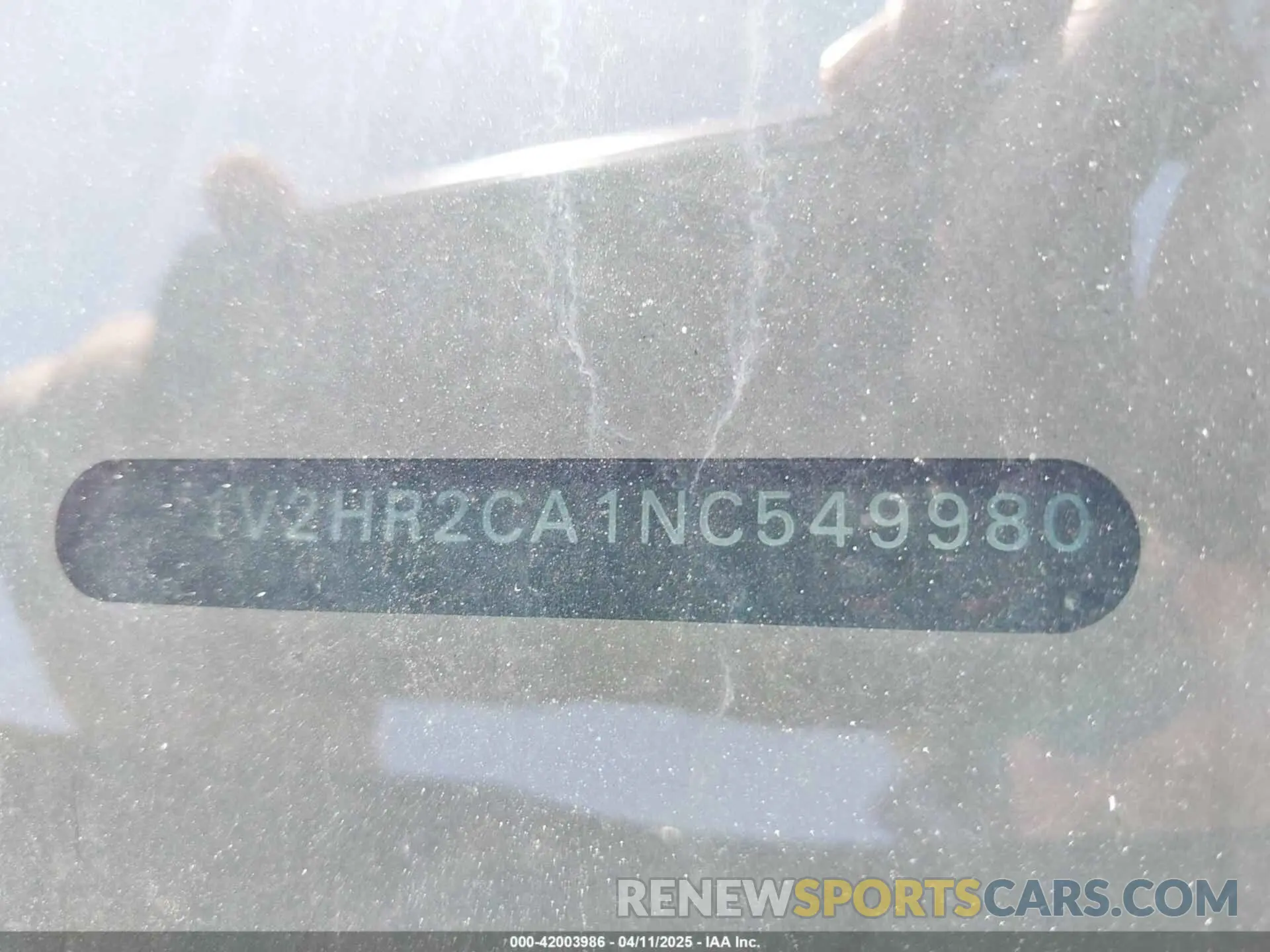17 Photograph of a damaged car 1V2HR2CA1NC549980 VOLKSWAGEN ATLAS 2022