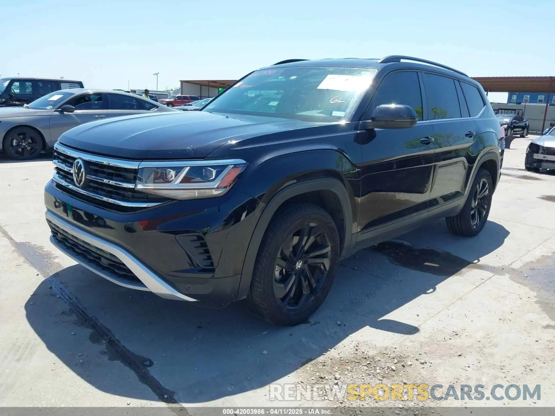 2 Photograph of a damaged car 1V2HR2CA1NC549980 VOLKSWAGEN ATLAS 2022