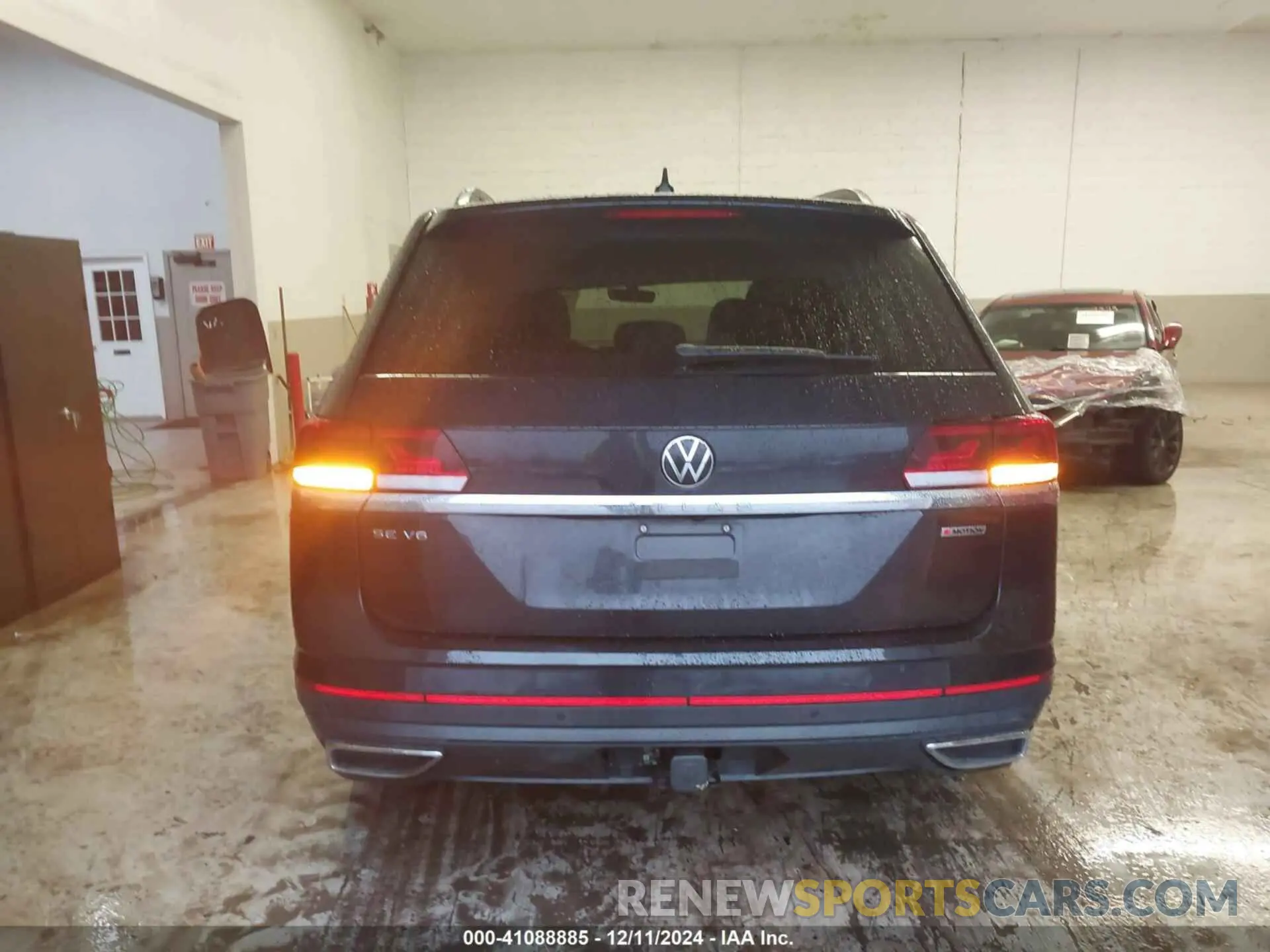 15 Photograph of a damaged car 1V2HR2CA3NC545414 VOLKSWAGEN ATLAS 2022