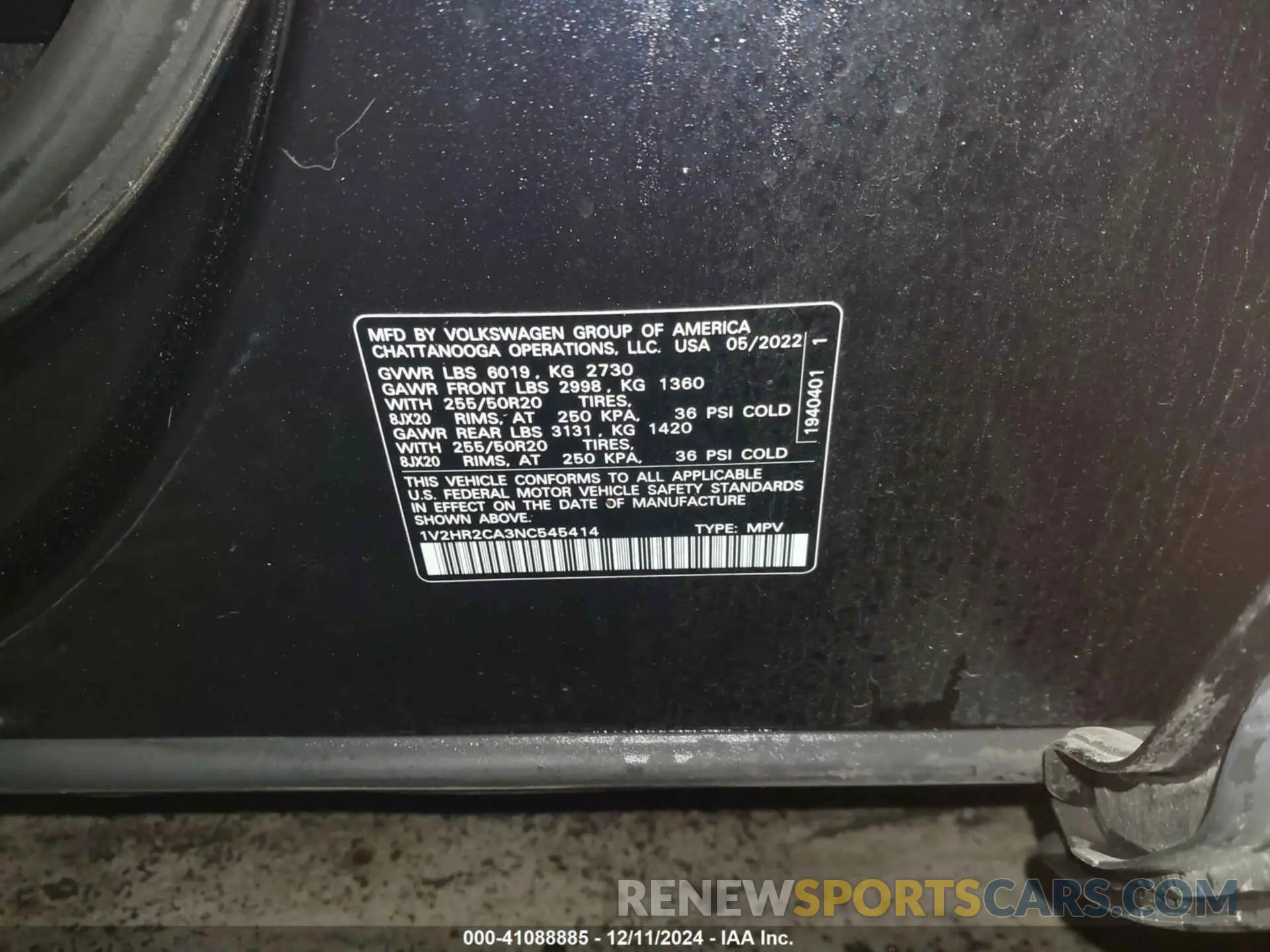 9 Photograph of a damaged car 1V2HR2CA3NC545414 VOLKSWAGEN ATLAS 2022