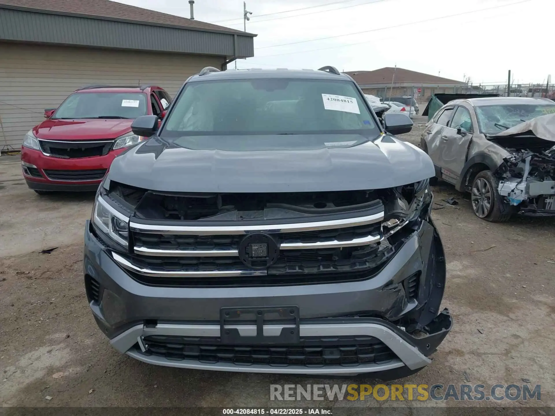 13 Photograph of a damaged car 1V2HR2CA7NC505529 VOLKSWAGEN ATLAS 2022