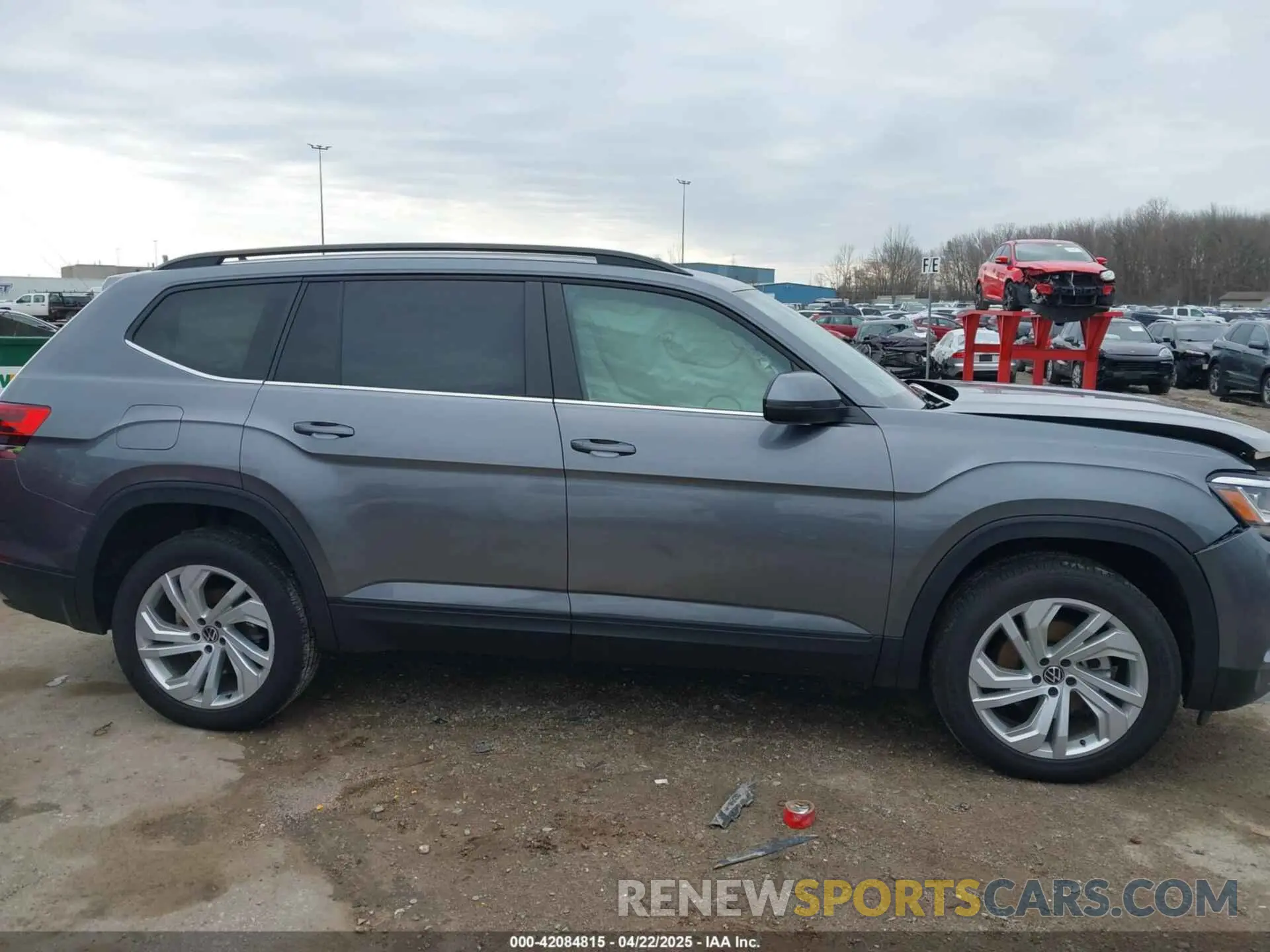 14 Photograph of a damaged car 1V2HR2CA7NC505529 VOLKSWAGEN ATLAS 2022
