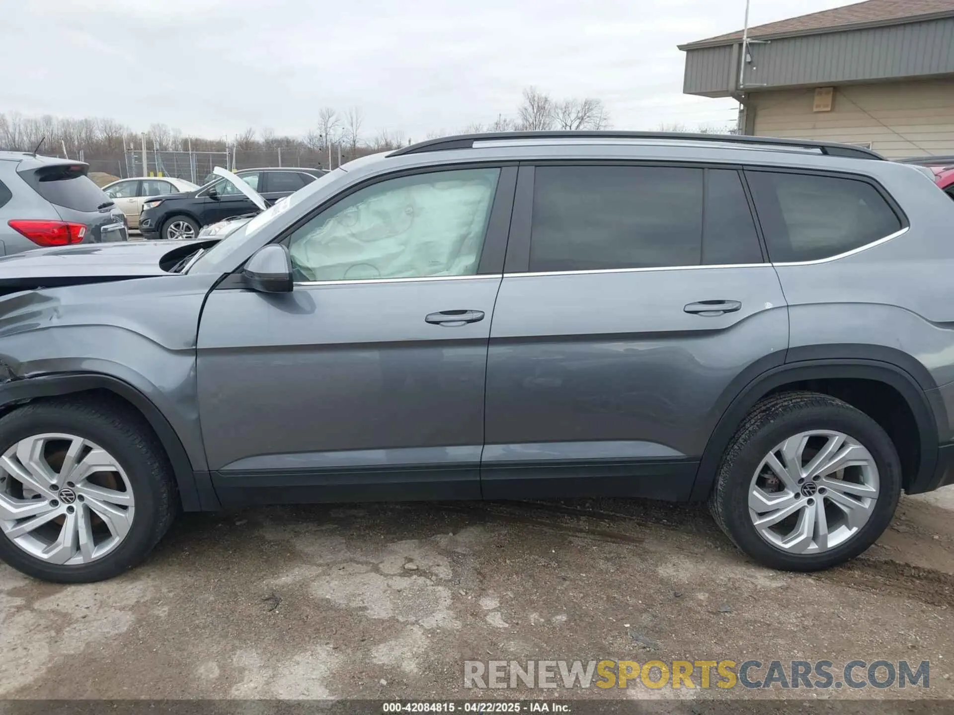 15 Photograph of a damaged car 1V2HR2CA7NC505529 VOLKSWAGEN ATLAS 2022