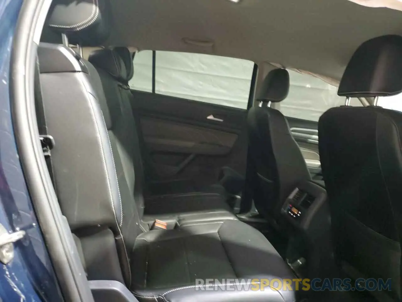 11 Photograph of a damaged car 1V2HR2CA7NC537753 VOLKSWAGEN ATLAS 2022