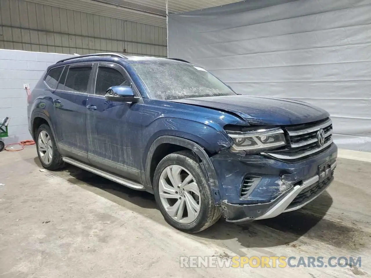 4 Photograph of a damaged car 1V2HR2CA7NC537753 VOLKSWAGEN ATLAS 2022