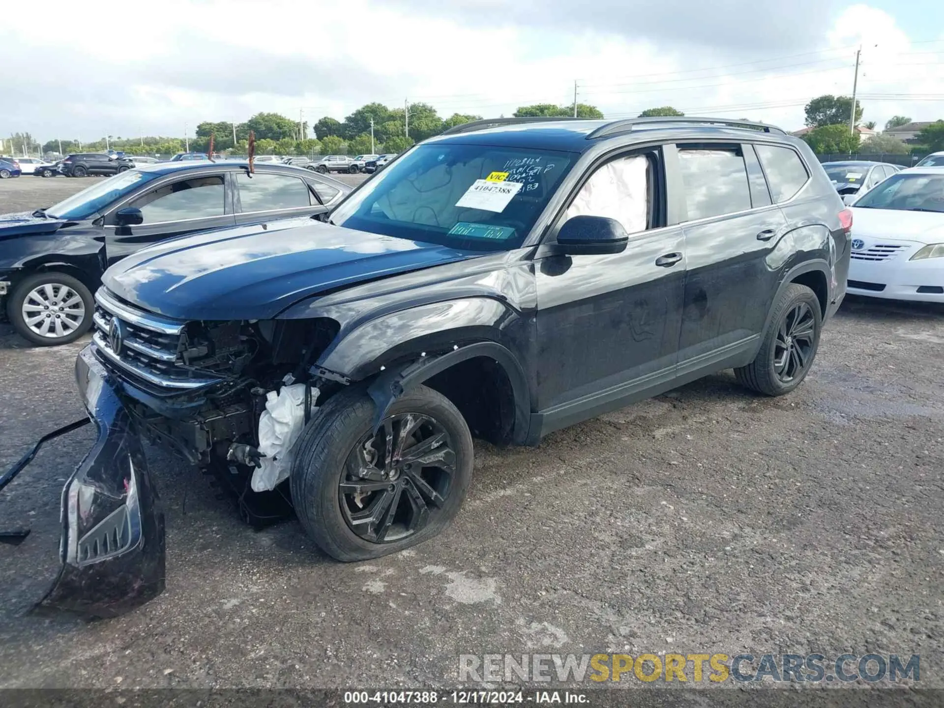 2 Фотография поврежденного автомобиля 1V2JP2CA0NC545183 VOLKSWAGEN ATLAS 2022
