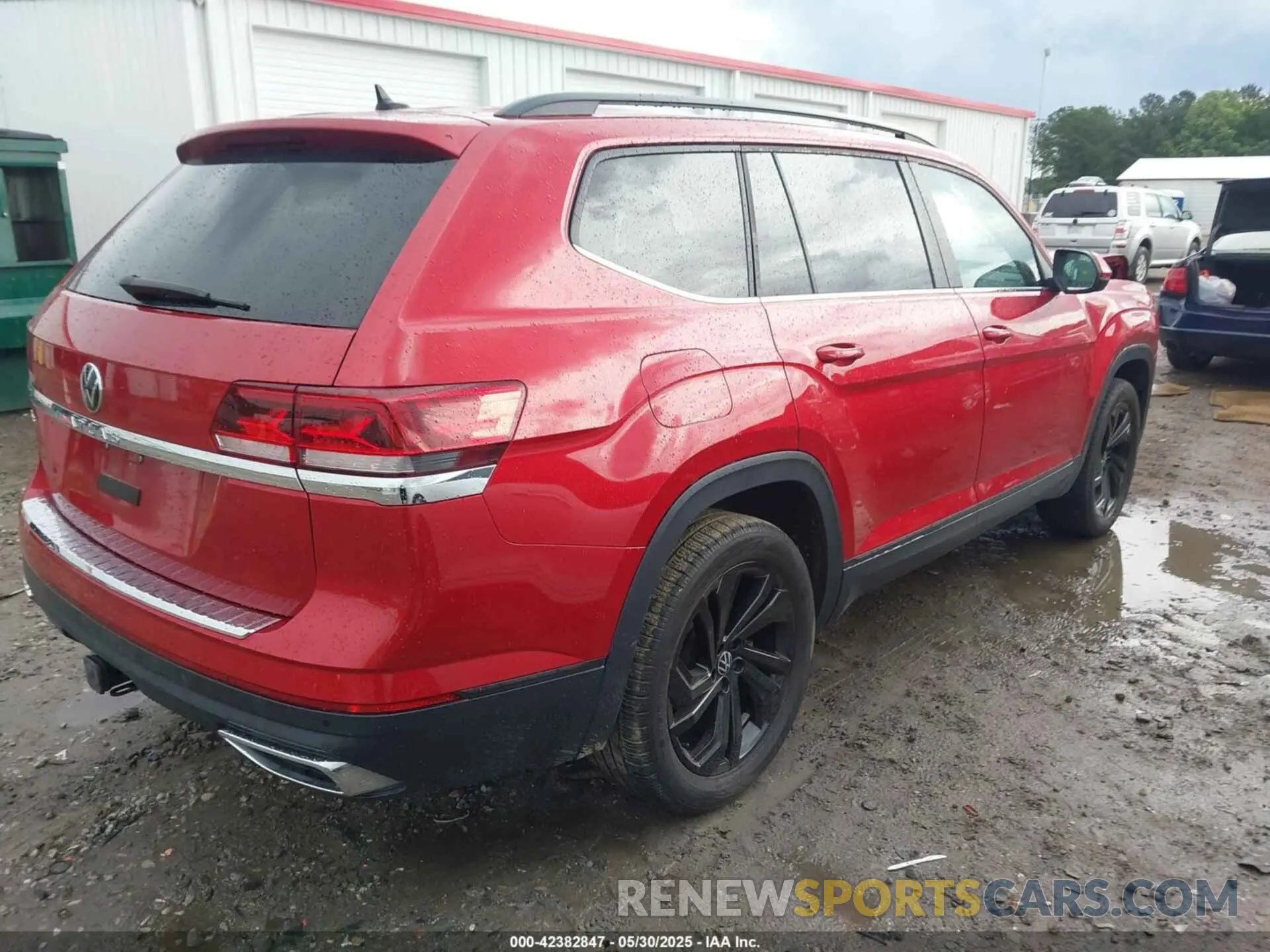 4 Photograph of a damaged car 1V2JR2CA4NC544967 VOLKSWAGEN ATLAS 2022