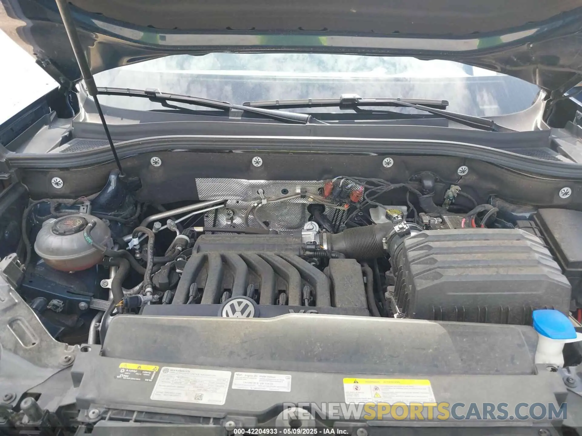 10 Photograph of a damaged car 1V2JR2CA5NC533766 VOLKSWAGEN ATLAS 2022