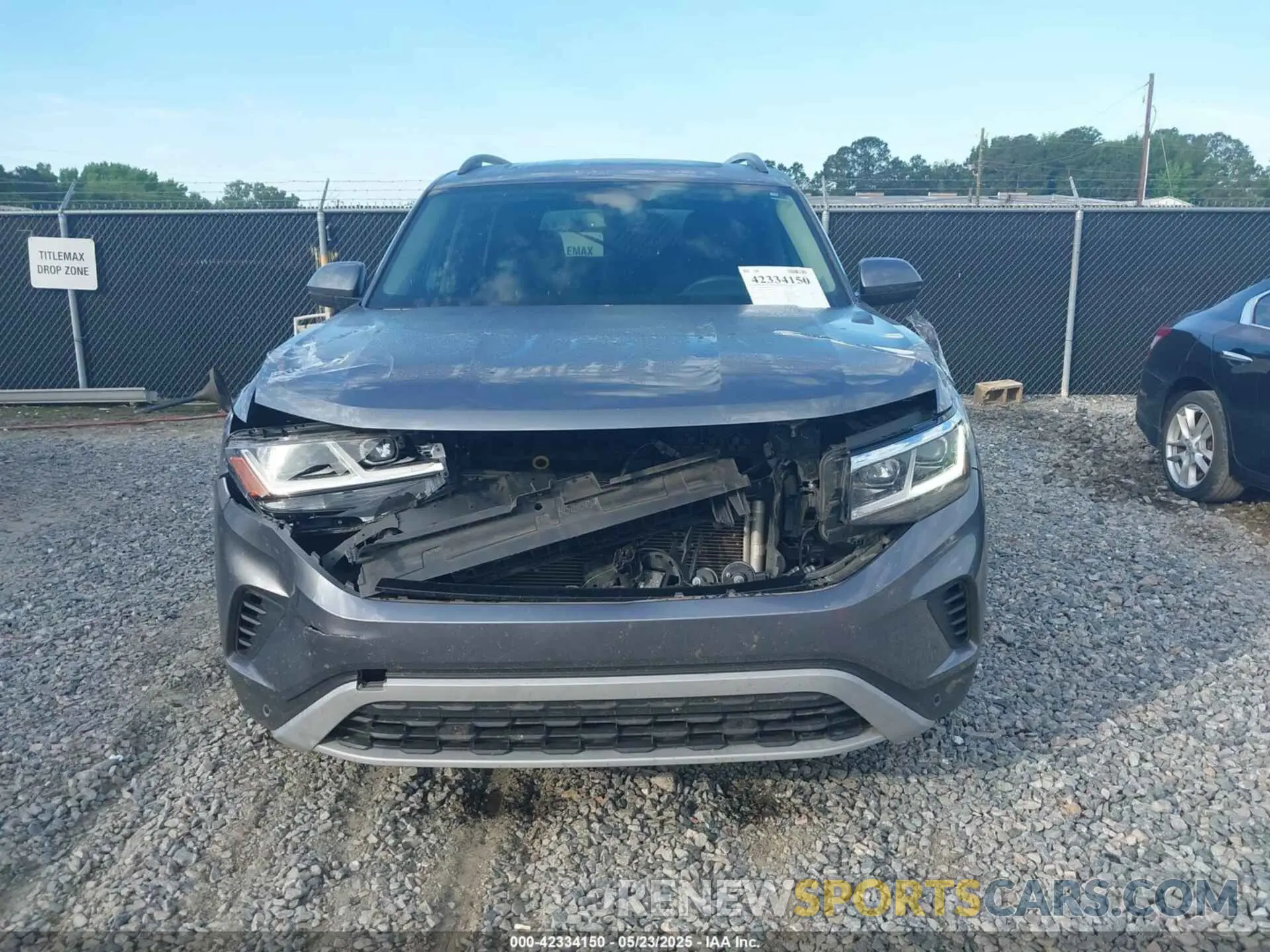 12 Photograph of a damaged car 1V2JR2CA6NC518824 VOLKSWAGEN ATLAS 2022