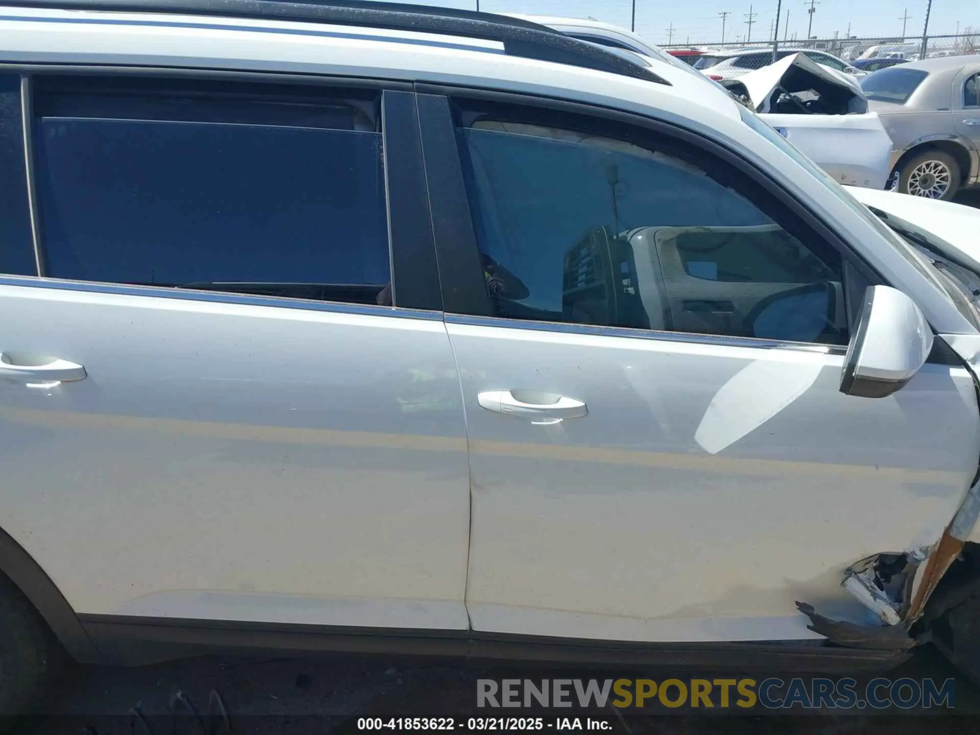 13 Photograph of a damaged car 1V2JR2CA9NC542633 VOLKSWAGEN ATLAS 2022